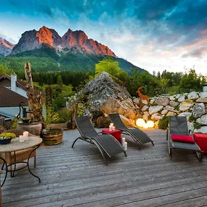 Bayern - Adults Only - Mit Zugspitzblick - Eibsee-naehe - Wellnessbereich - Naturpool Im Sommer Hotel